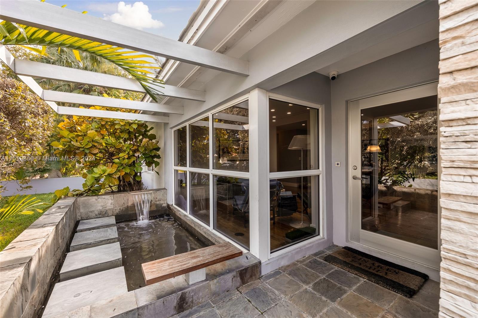 5514 San Vicente St, Coral Gables, Florida 33146, 5 Bedrooms Bedrooms, ,4 BathroomsBathrooms,Residential,For Sale,5514 San Vicente St,A11519858