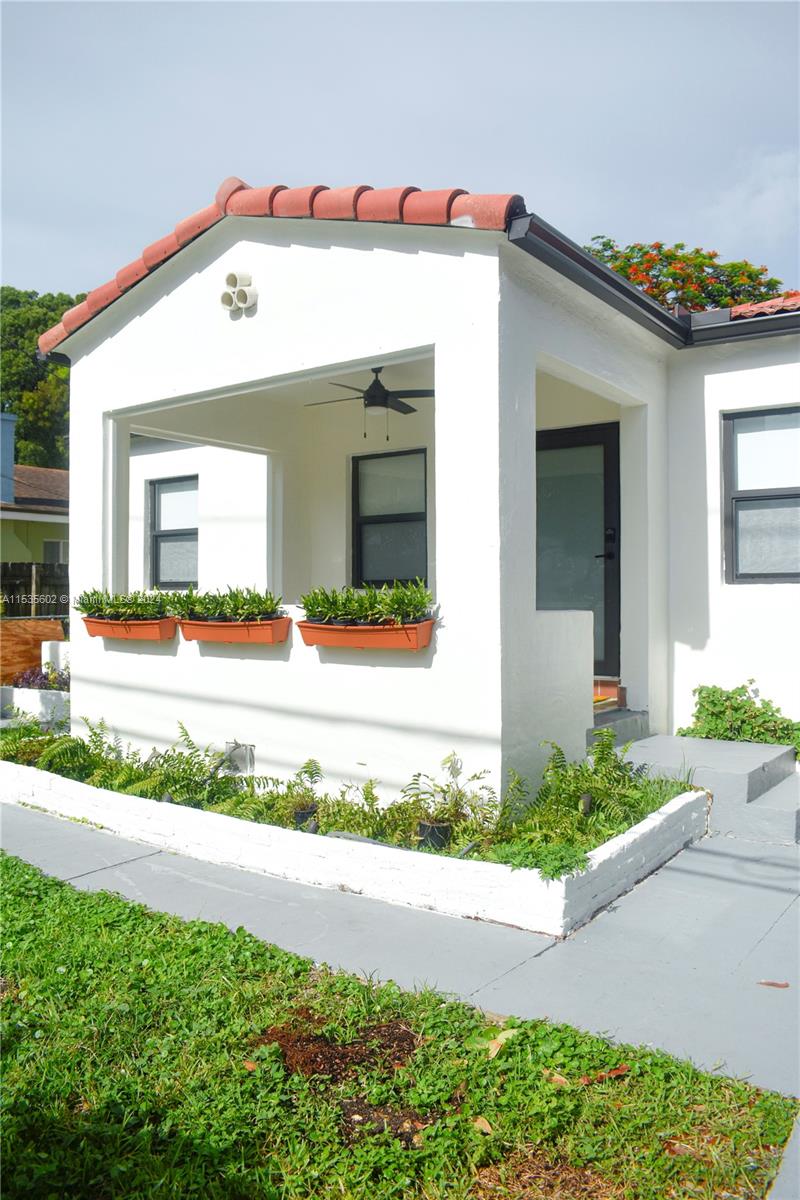 66 NW 27th Ct, Miami, Florida 33125, 3 Bedrooms Bedrooms, ,2 BathroomsBathrooms,Residentiallease,For Rent,66 NW 27th Ct,A11535602