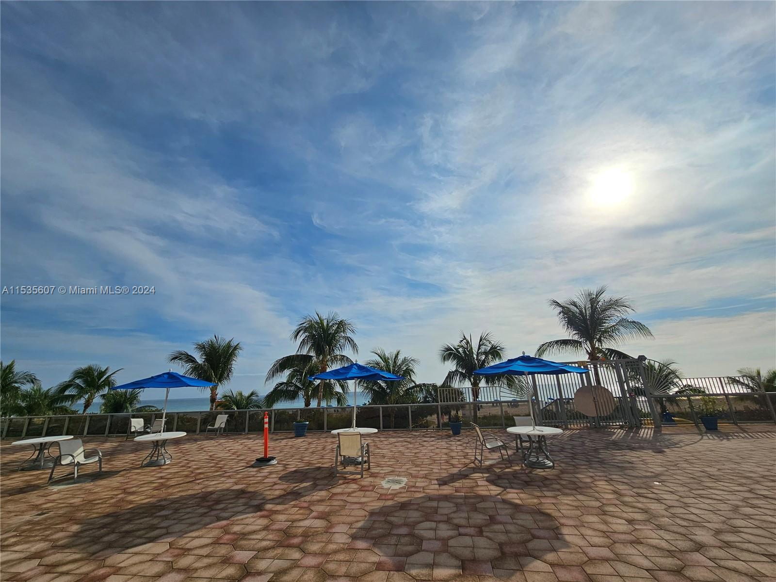 6039 Collins Ave 433, Miami Beach, Florida 33140, 2 Bedrooms Bedrooms, ,2 BathroomsBathrooms,Residentiallease,For Rent,6039 Collins Ave 433,A11535607