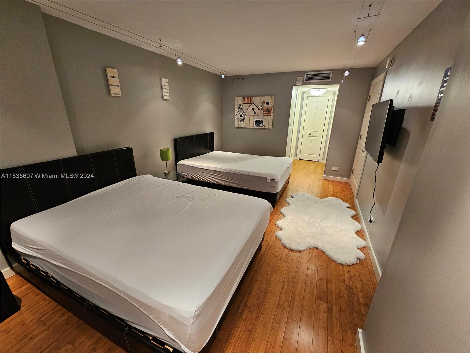 6039 Collins Ave 433, Miami Beach, Florida 33140, 2 Bedrooms Bedrooms, ,2 BathroomsBathrooms,Residentiallease,For Rent,6039 Collins Ave 433,A11535607