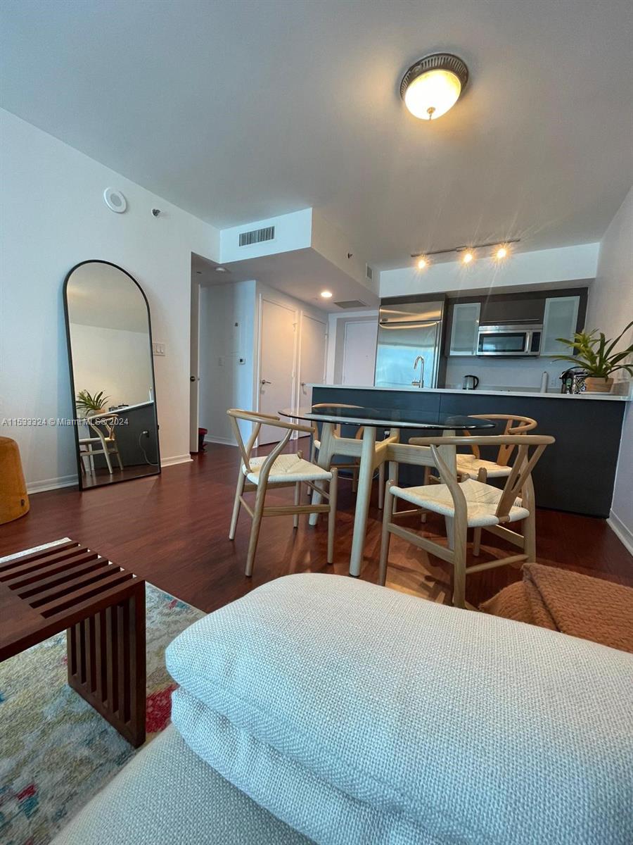 55 SE 6th St 2206, Miami, Florida 33131, 1 Bedroom Bedrooms, ,1 BathroomBathrooms,Residentiallease,For Rent,55 SE 6th St 2206,A11533324