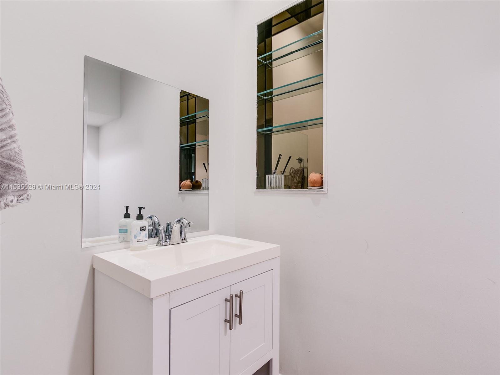 3950 194th Ln, Sunny Isles Beach, FL, 33160 United States, 5 Bedrooms Bedrooms, ,4 BathroomsBathrooms,Residential,For Sale,194th Ln,A11535628