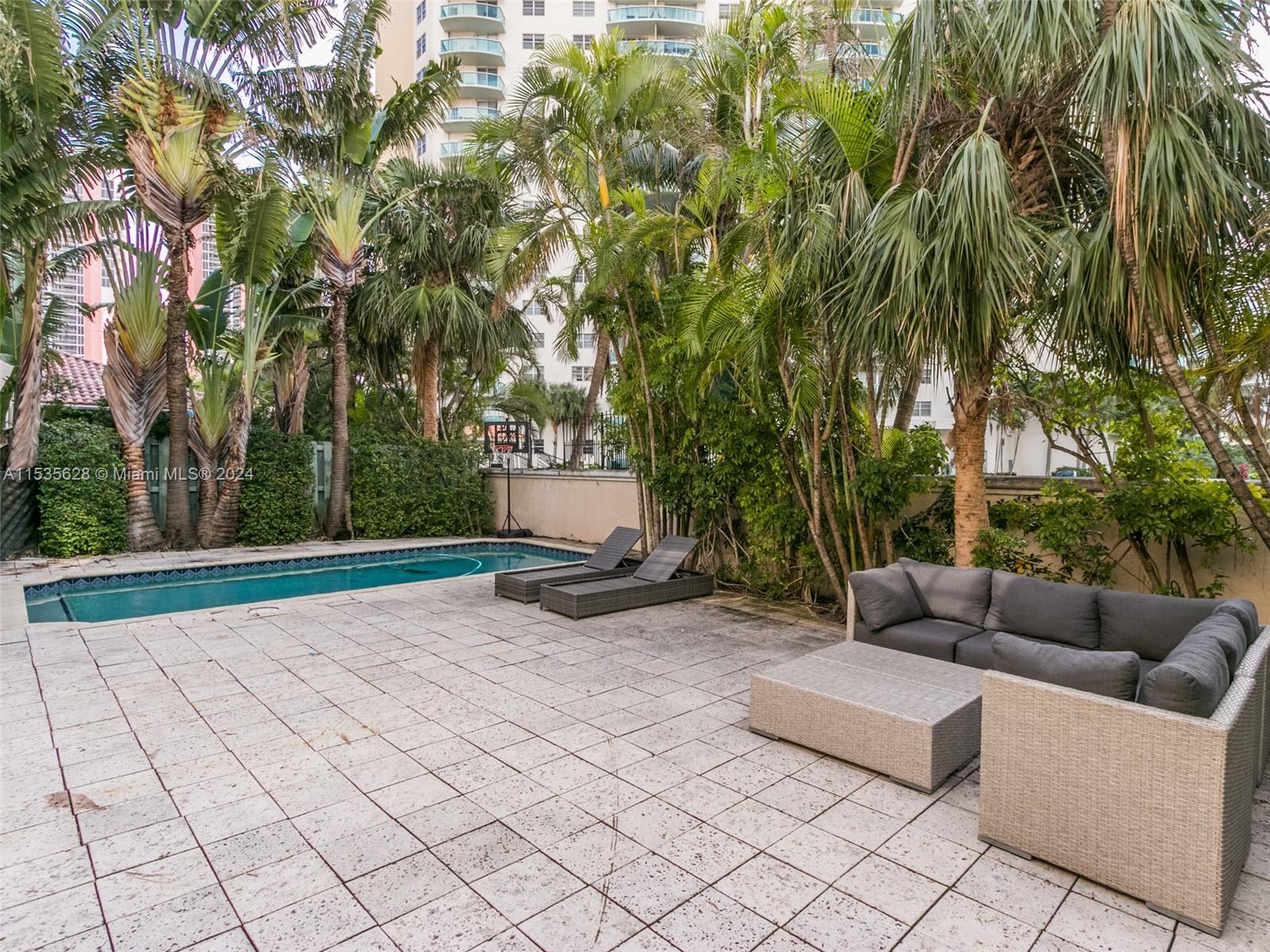 3950 194th Ln, Sunny Isles Beach, FL, 33160 United States, 5 Bedrooms Bedrooms, ,4 BathroomsBathrooms,Residential,For Sale,194th Ln,A11535628