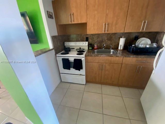 11 SW 52nd Ave 3B, Miami, Florida 33134, 1 Bedroom Bedrooms, ,1 BathroomBathrooms,Residential,For Sale,11 SW 52nd Ave 3B,A11535567