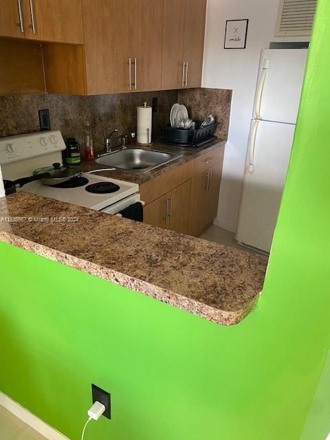 11 SW 52nd Ave 3B, Miami, Florida 33134, 1 Bedroom Bedrooms, ,1 BathroomBathrooms,Residential,For Sale,11 SW 52nd Ave 3B,A11535567