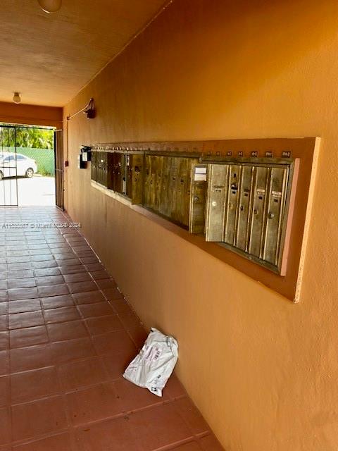 11 SW 52nd Ave 3B, Miami, Florida 33134, 1 Bedroom Bedrooms, ,1 BathroomBathrooms,Residential,For Sale,11 SW 52nd Ave 3B,A11535567