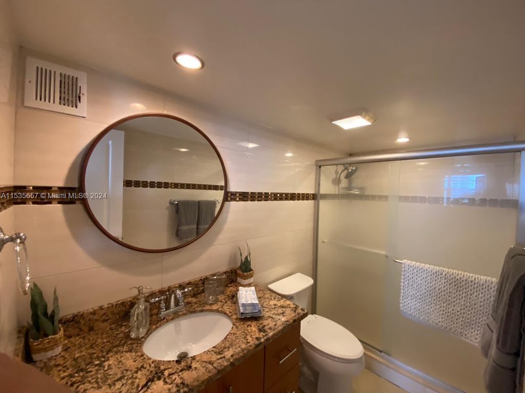 Hallandale Beach, Florida 33009, 2 Bedrooms Bedrooms, ,2 BathroomsBathrooms,Residential,For Sale,A11535657