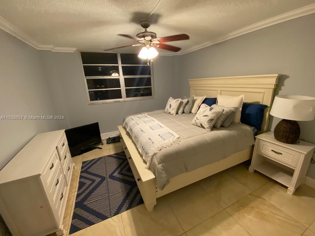 Hallandale Beach, Florida 33009, 2 Bedrooms Bedrooms, ,2 BathroomsBathrooms,Residential,For Sale,A11535657