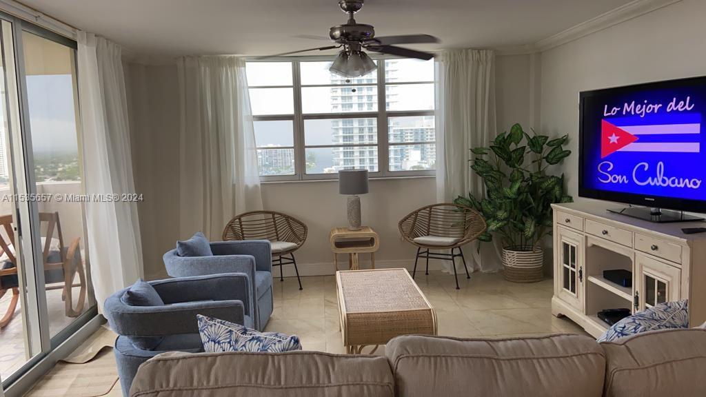 Hallandale Beach, Florida 33009, 2 Bedrooms Bedrooms, ,2 BathroomsBathrooms,Residential,For Sale,A11535657