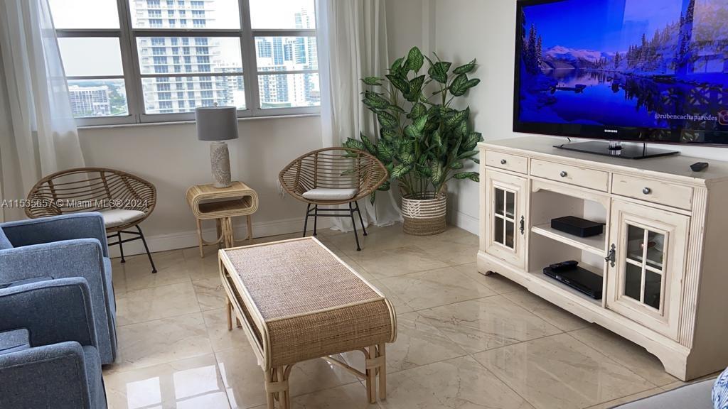 Hallandale Beach, Florida 33009, 2 Bedrooms Bedrooms, ,2 BathroomsBathrooms,Residential,For Sale,A11535657