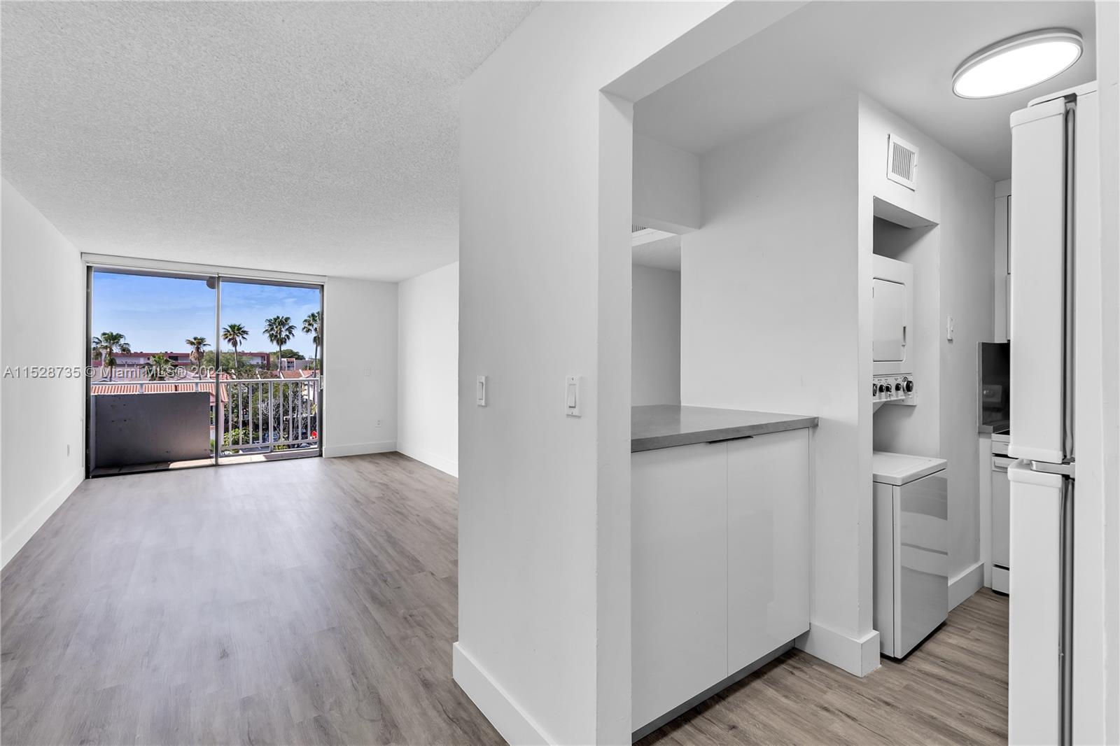 8251 NW 8th St 416, Miami, Florida 33126, 2 Bedrooms Bedrooms, ,2 BathroomsBathrooms,Residential,For Sale,8251 NW 8th St 416,A11528735