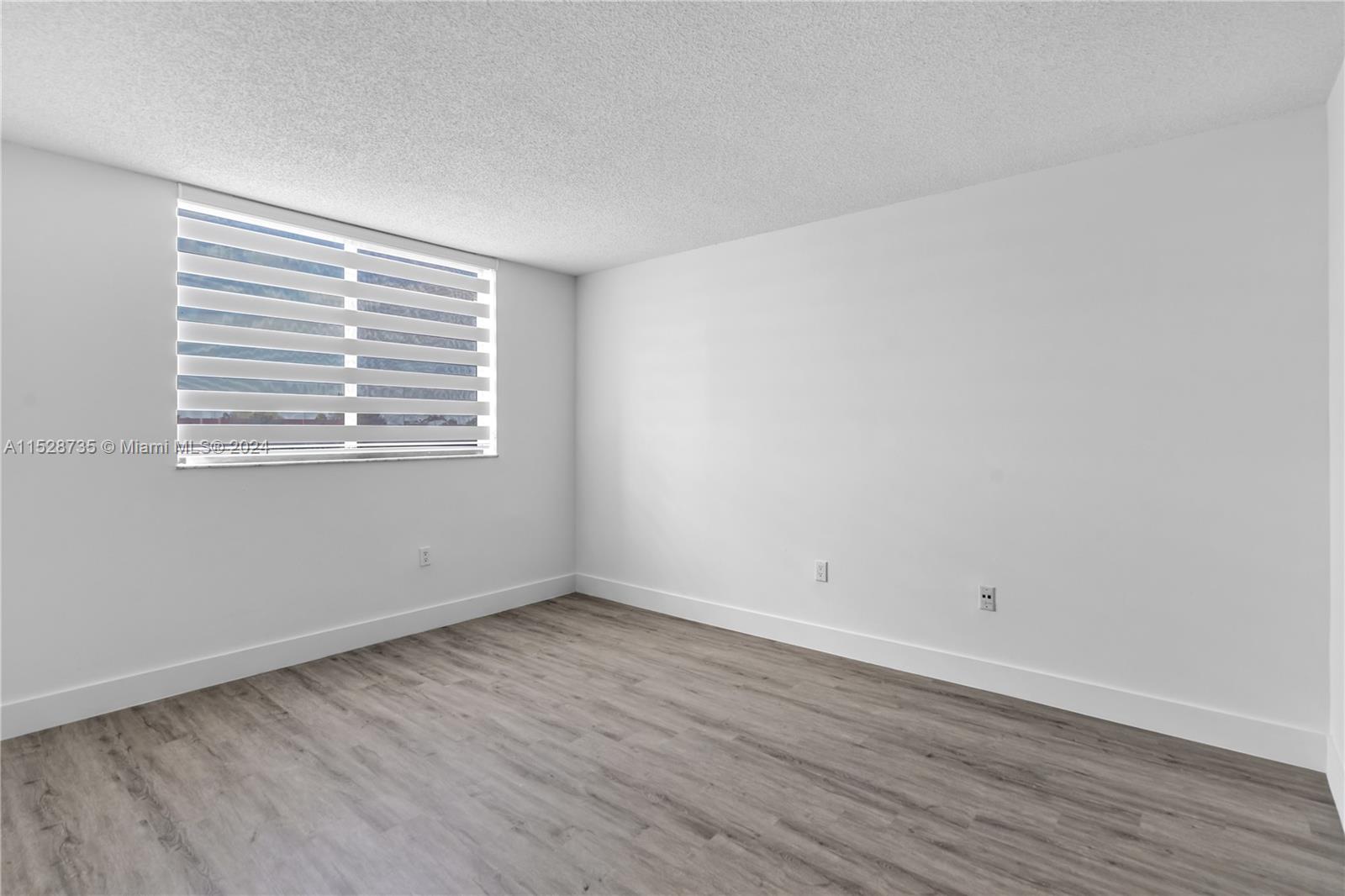 8251 NW 8th St 416, Miami, Florida 33126, 2 Bedrooms Bedrooms, ,2 BathroomsBathrooms,Residential,For Sale,8251 NW 8th St 416,A11528735