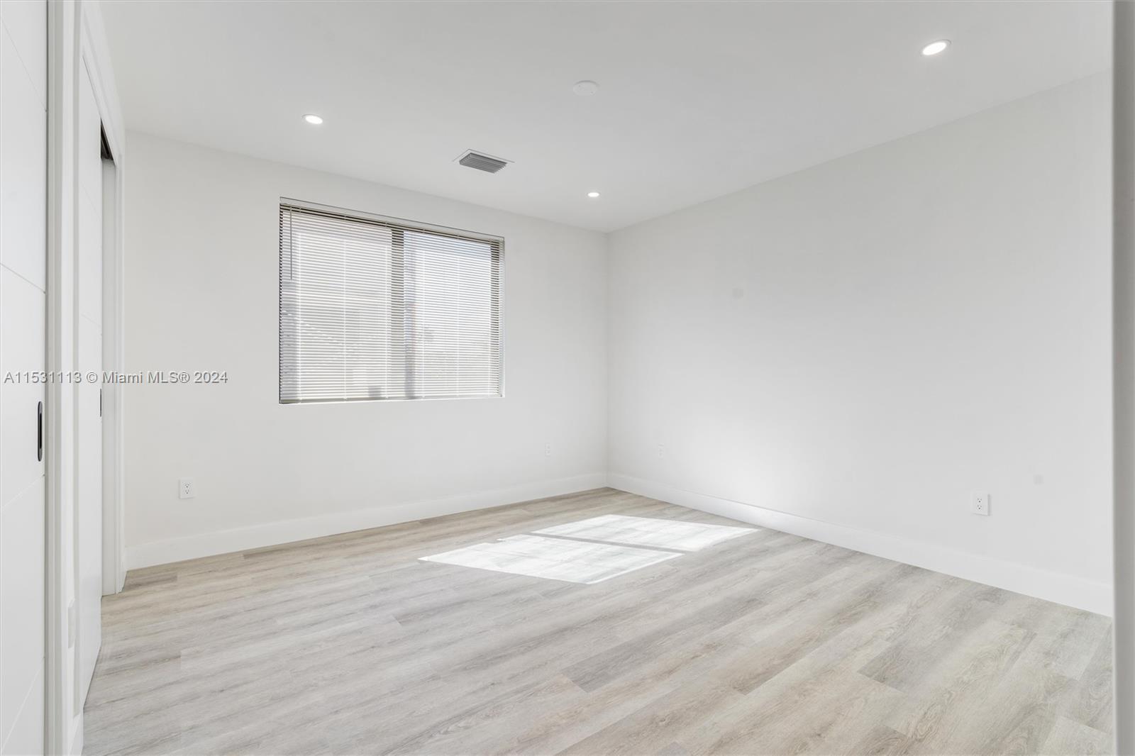 1814 Middle River Dr, Fort Lauderdale, FL 33305, 3 Bedrooms Bedrooms, ,3 BathroomsBathrooms,Residential,For Sale,Middle River Dr,A11531113