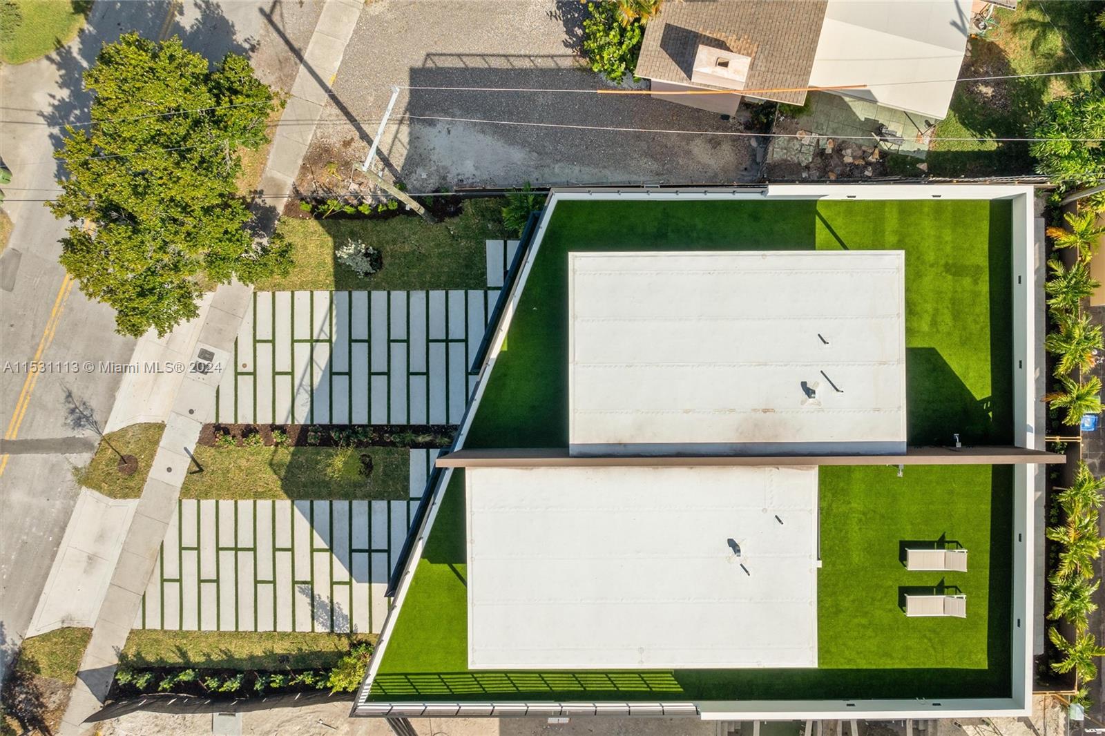 1814 Middle River Dr, Fort Lauderdale, FL 33305, 3 Bedrooms Bedrooms, ,3 BathroomsBathrooms,Residential,For Sale,Middle River Dr,A11531113