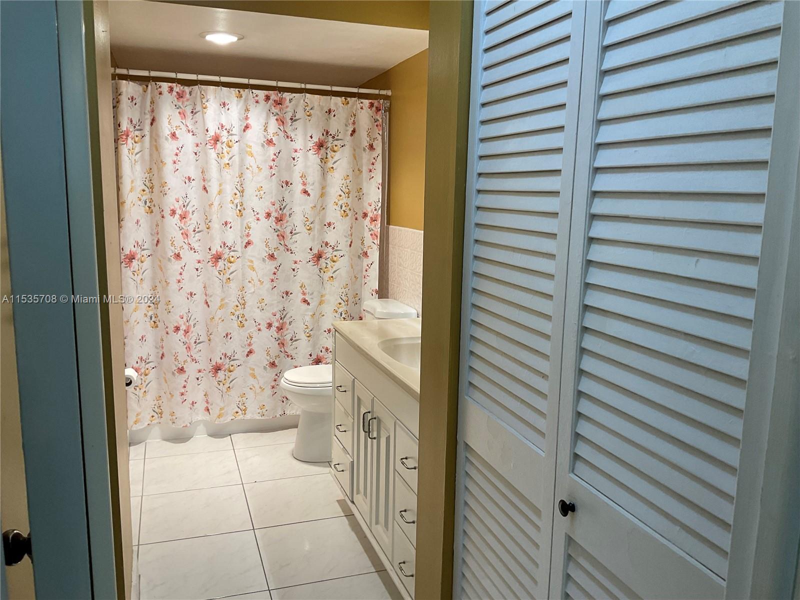 1817 S Ocean Dr 824, Hallandale Beach, Florida 33009, 1 Bedroom Bedrooms, ,1 BathroomBathrooms,Residentiallease,For Rent,1817 S Ocean Dr 824,A11535708