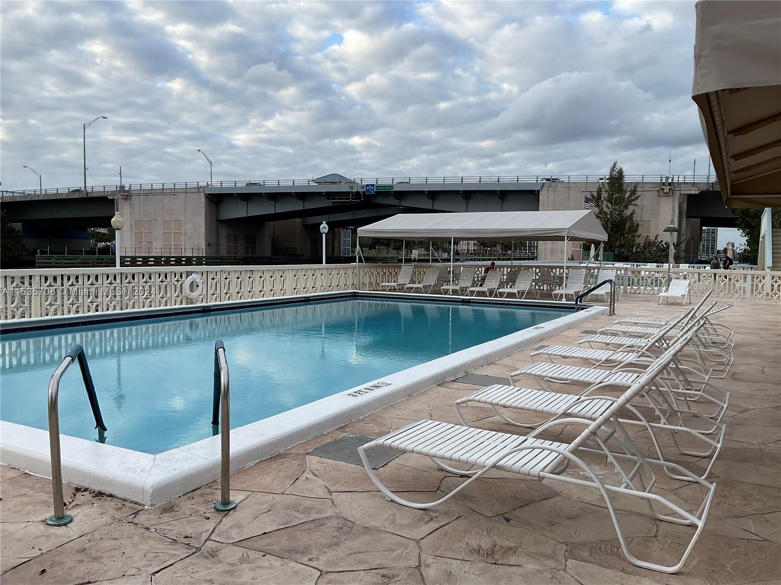 1817 S Ocean Dr 824, Hallandale Beach, Florida 33009, 1 Bedroom Bedrooms, ,1 BathroomBathrooms,Residentiallease,For Rent,1817 S Ocean Dr 824,A11535708