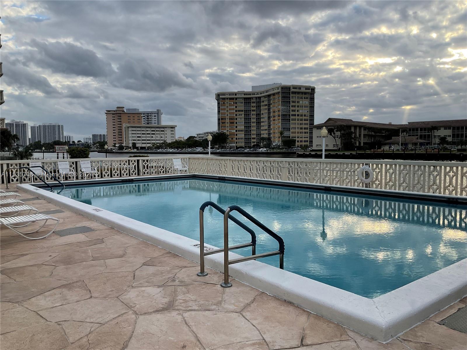 1817 S Ocean Dr 824, Hallandale Beach, Florida 33009, 1 Bedroom Bedrooms, ,1 BathroomBathrooms,Residentiallease,For Rent,1817 S Ocean Dr 824,A11535708