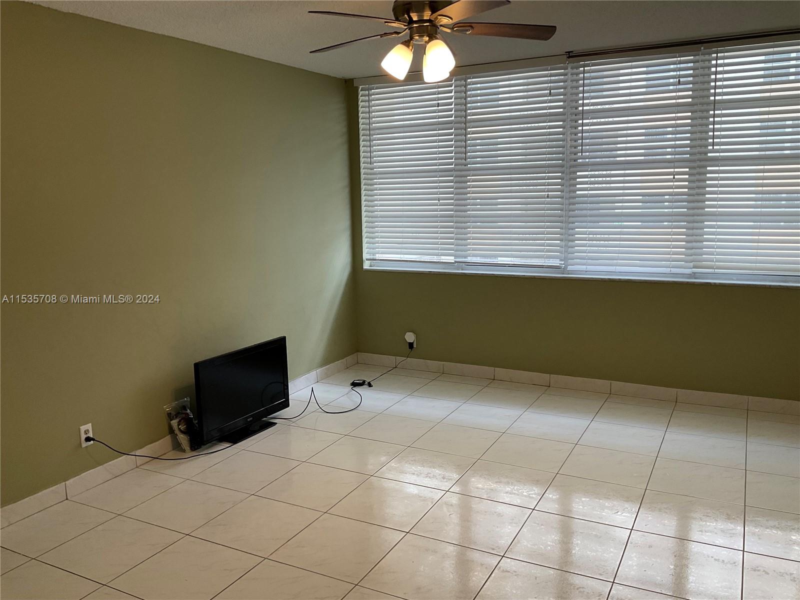 1817 S Ocean Dr 824, Hallandale Beach, Florida 33009, 1 Bedroom Bedrooms, ,1 BathroomBathrooms,Residentiallease,For Rent,1817 S Ocean Dr 824,A11535708