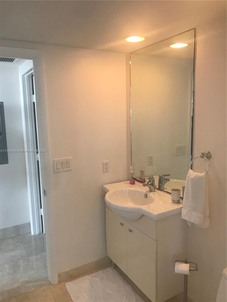 1830 S Ocean Dr 2506, Hallandale Beach, Florida 33009, 2 Bedrooms Bedrooms, ,2 BathroomsBathrooms,Residentiallease,For Rent,1830 S Ocean Dr 2506,A11535693
