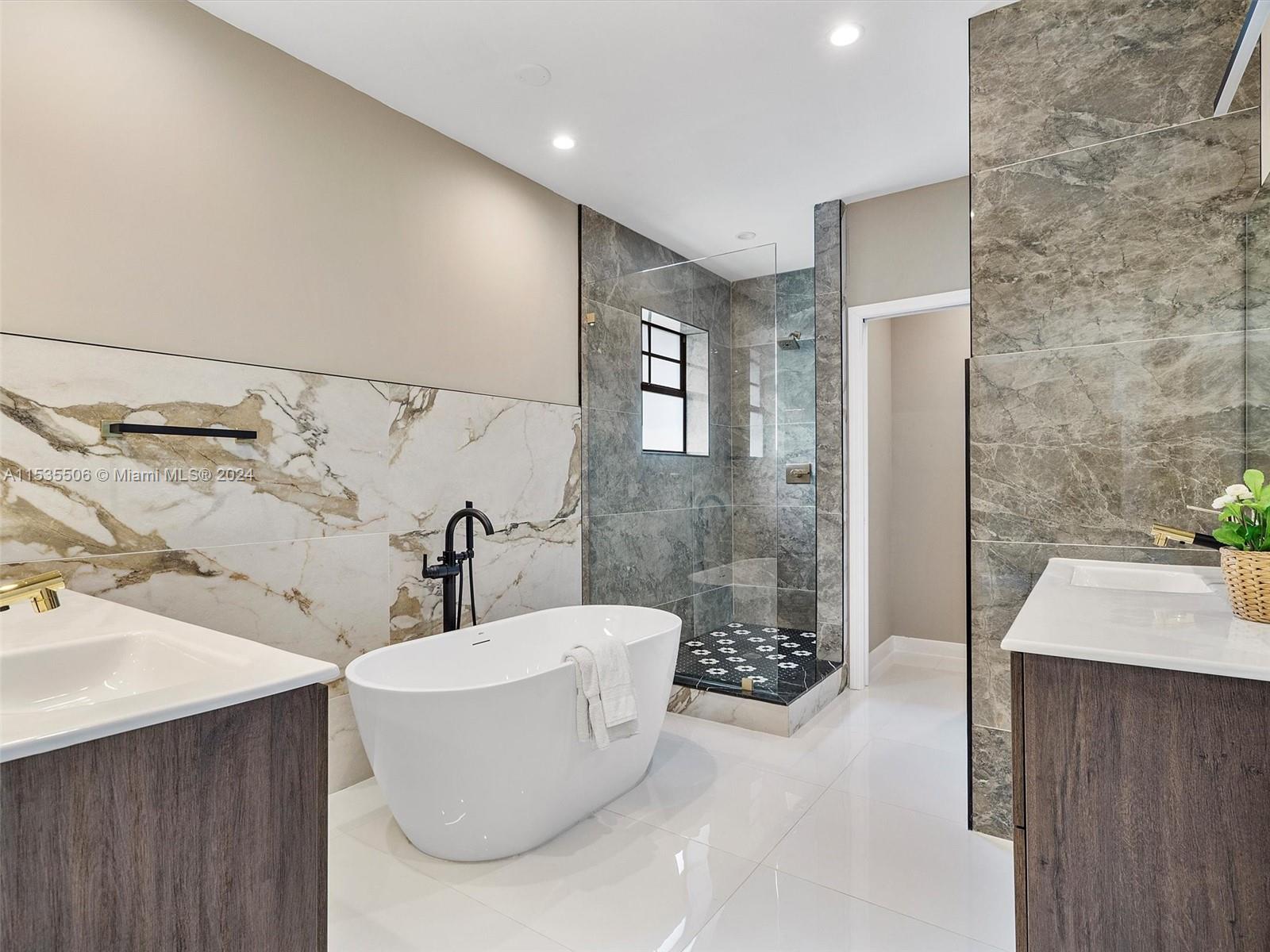 1500 Biarritz Dr, Miami Beach, Florida 33141, 3 Bedrooms Bedrooms, ,3 BathroomsBathrooms,Residentiallease,For Rent,1500 Biarritz Dr,A11535506