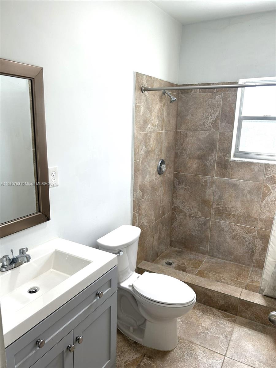 421 Grand Concourse 7, Miami Shores, Florida 33138, 2 Bedrooms Bedrooms, ,1 BathroomBathrooms,Residentiallease,For Rent,421 Grand Concourse 7,A11535753