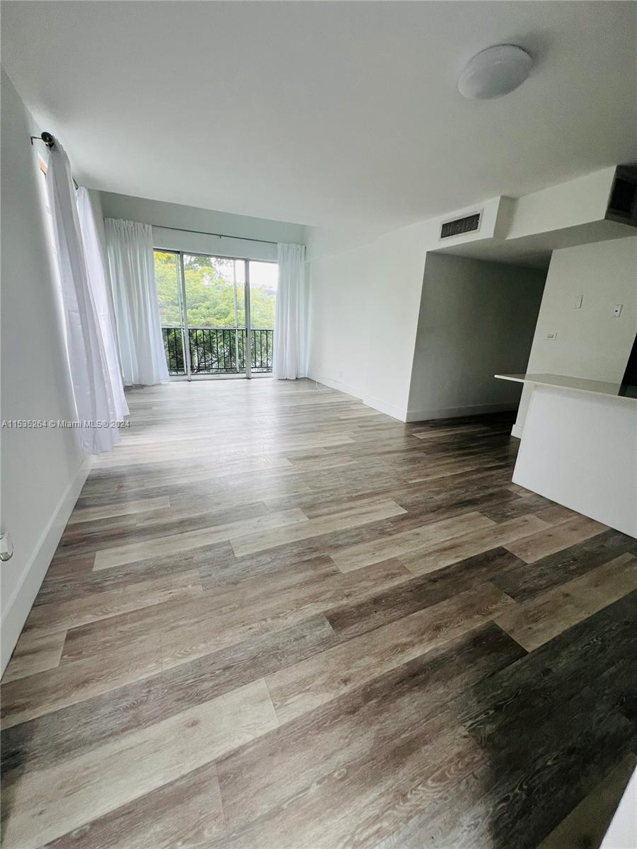 110 Fontainebleau Blvd 402, Miami, Florida 33172, 2 Bedrooms Bedrooms, ,1 BathroomBathrooms,Residentiallease,For Rent,110 Fontainebleau Blvd 402,A11535264