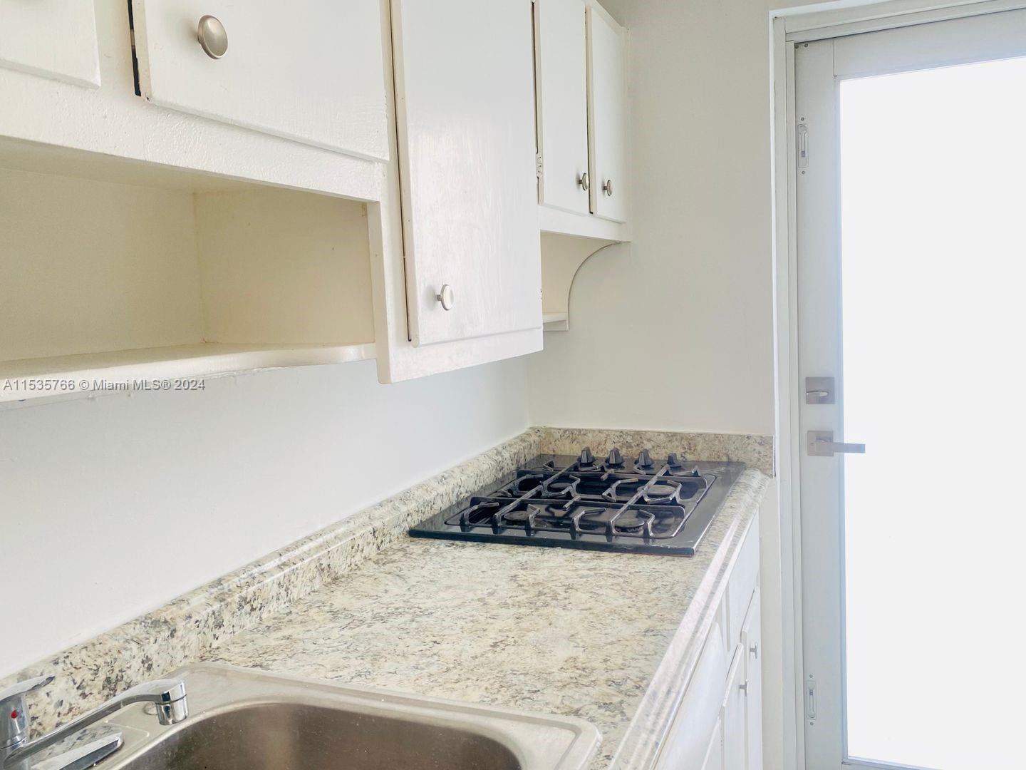 7291 Gary Ave 8, Miami Beach, Florida 33141, 1 Bedroom Bedrooms, ,1 BathroomBathrooms,Residentiallease,For Rent,7291 Gary Ave 8,A11535766