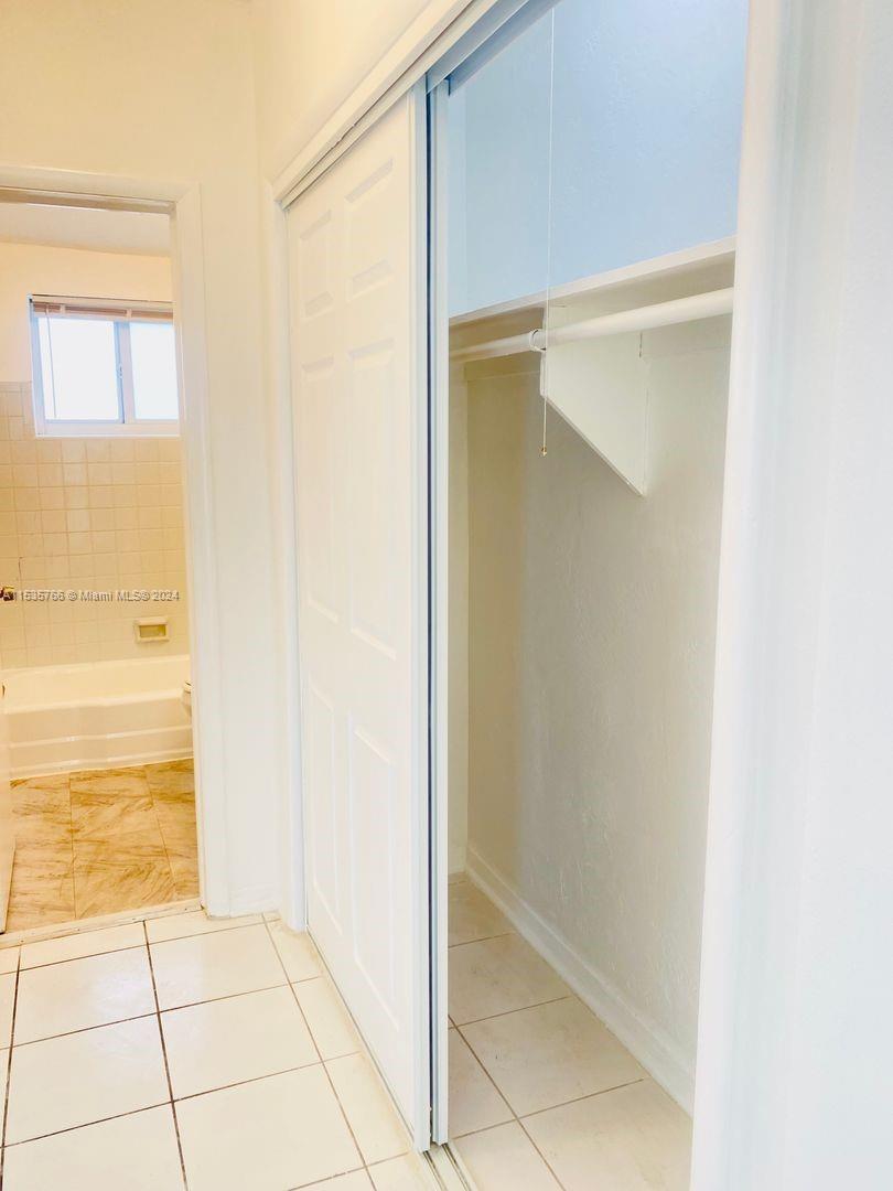 7291 Gary Ave 8, Miami Beach, Florida 33141, 1 Bedroom Bedrooms, ,1 BathroomBathrooms,Residentiallease,For Rent,7291 Gary Ave 8,A11535766