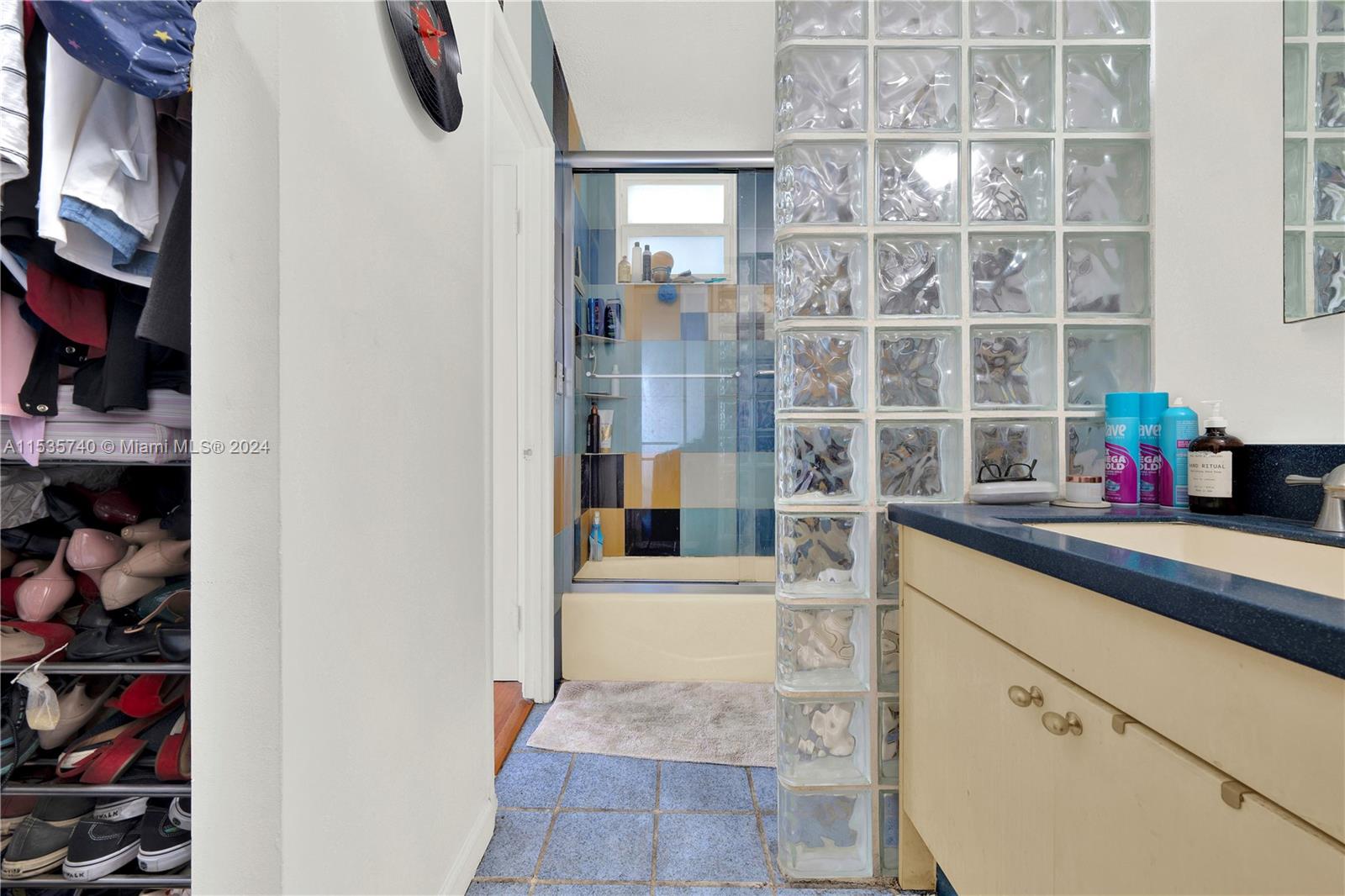 1670 Lincoln Ct 7B, Miami Beach, Florida 33139, 1 Bedroom Bedrooms, ,1 BathroomBathrooms,Residential,For Sale,1670 Lincoln Ct 7B,A11535740