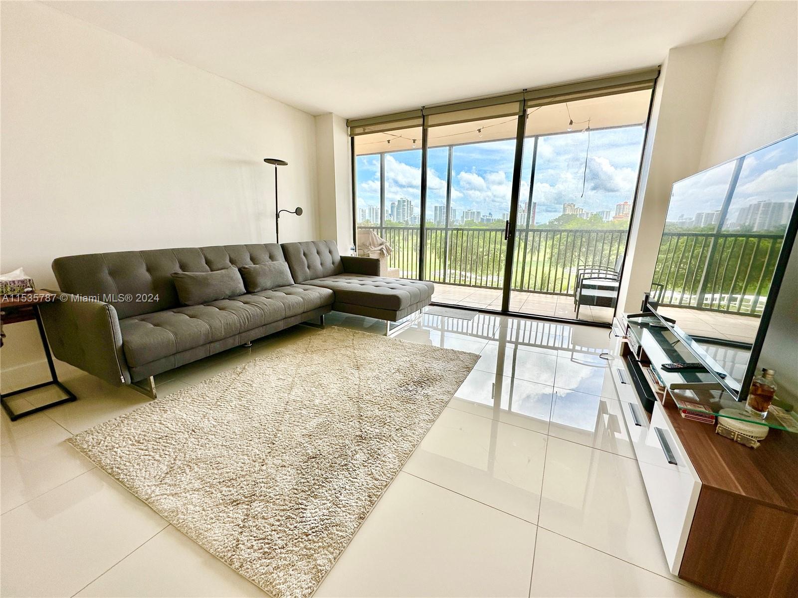 20379 W Country Club Dr 537, Aventura, Florida 33180, 1 Bedroom Bedrooms, ,1 BathroomBathrooms,Residential,For Sale,20379 W Country Club Dr 537,A11535787