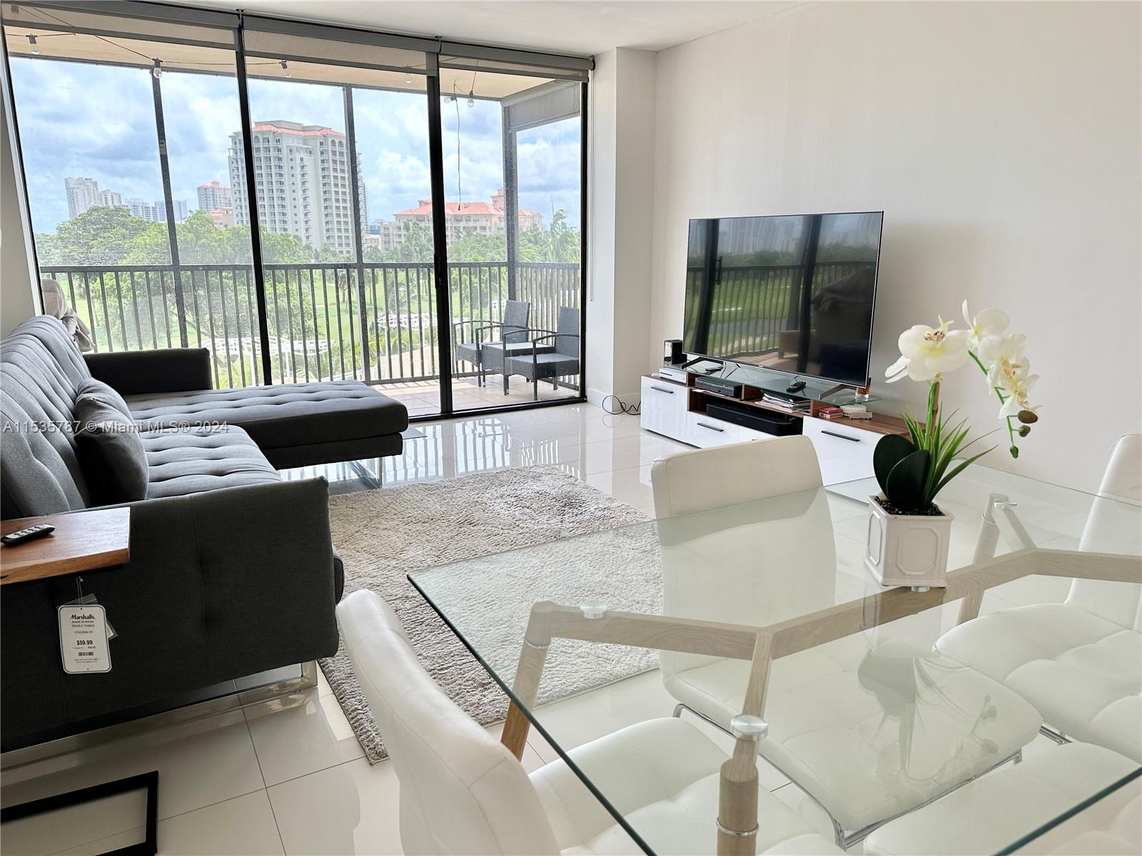 20379 W Country Club Dr 537, Aventura, Florida 33180, 1 Bedroom Bedrooms, ,1 BathroomBathrooms,Residential,For Sale,20379 W Country Club Dr 537,A11535787