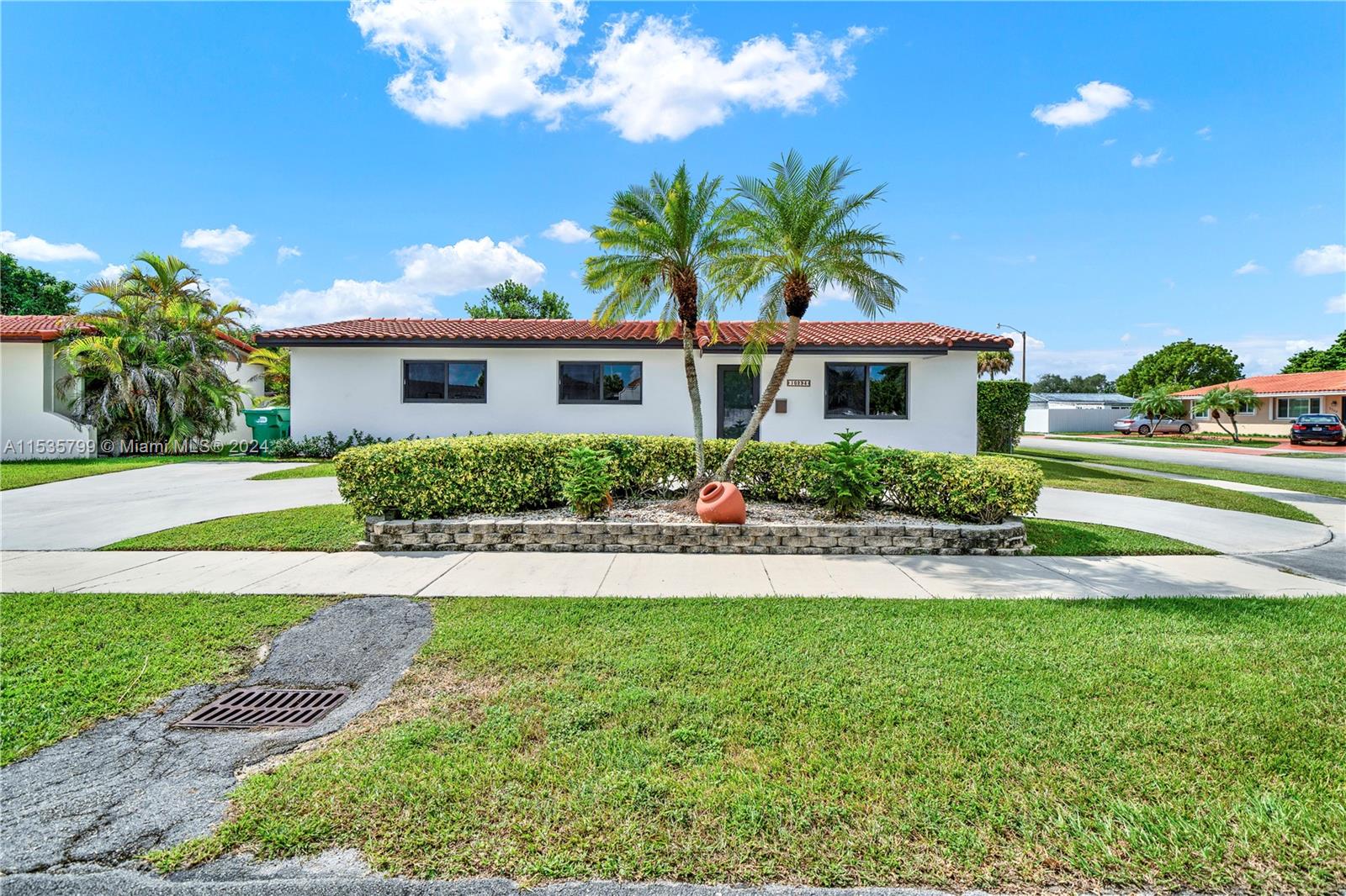 10294 SW 33rd St  For Sale A11535799, FL