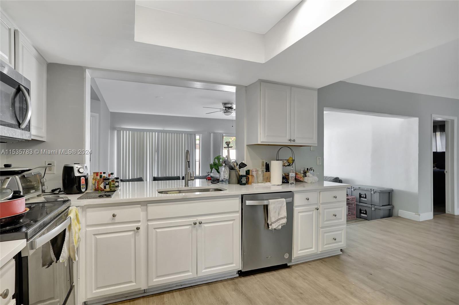 3631 NW 28th St, Lauderdale Lakes, Florida 33311, 5 Bedrooms Bedrooms, ,2 BathroomsBathrooms,Residential,For Sale,3631 NW 28th St,A11535783