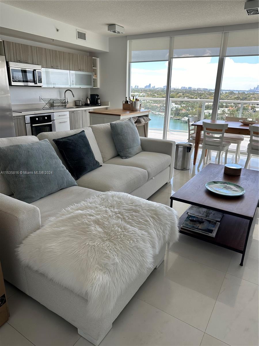 6700 Indian Creek Dr 1207, Miami Beach, Florida 33141, 3 Bedrooms Bedrooms, ,2 BathroomsBathrooms,Residentiallease,For Rent,6700 Indian Creek Dr 1207,A11535816