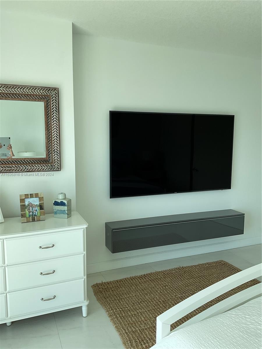 6700 Indian Creek Dr 1207, Miami Beach, Florida 33141, 3 Bedrooms Bedrooms, ,2 BathroomsBathrooms,Residentiallease,For Rent,6700 Indian Creek Dr 1207,A11535816