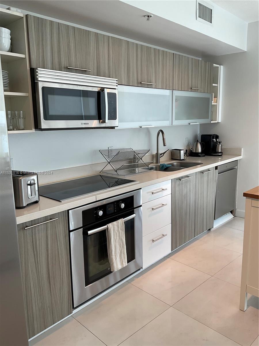 6700 Indian Creek Dr 1207, Miami Beach, Florida 33141, 3 Bedrooms Bedrooms, ,2 BathroomsBathrooms,Residentiallease,For Rent,6700 Indian Creek Dr 1207,A11535816