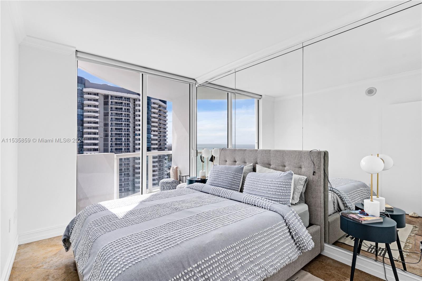 6365 Collins Ave 2405, Miami Beach, Florida 33141, 1 Bedroom Bedrooms, ,1 BathroomBathrooms,Residential,For Sale,6365 Collins Ave 2405,A11535859