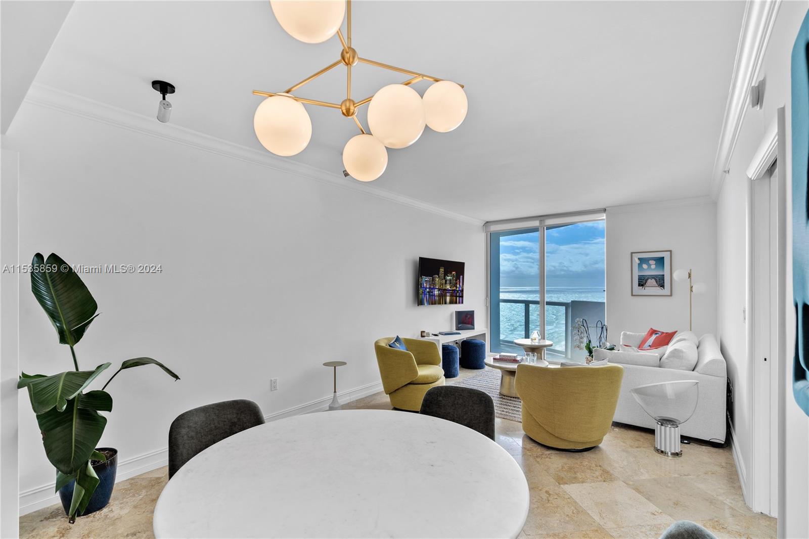 6365 Collins Ave 2405, Miami Beach, Florida 33141, 1 Bedroom Bedrooms, ,1 BathroomBathrooms,Residential,For Sale,6365 Collins Ave 2405,A11535859