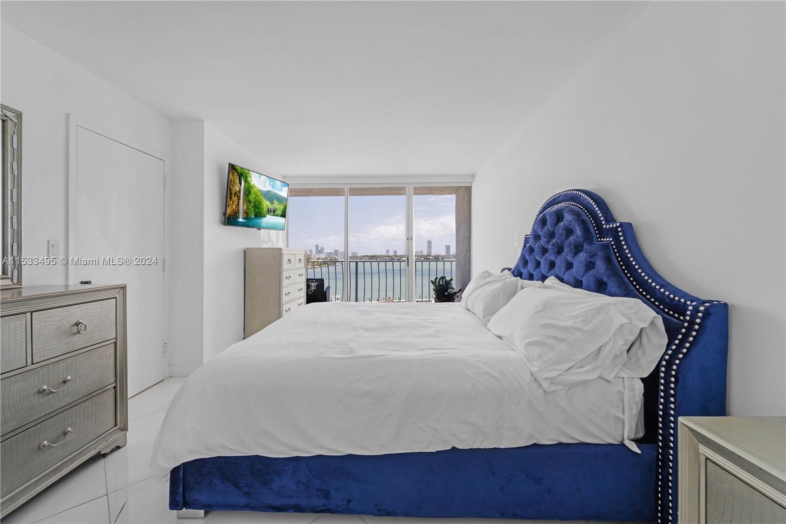 7601 E Treasure Dr 819, North Bay Village, Florida 33141, 2 Bedrooms Bedrooms, ,2 BathroomsBathrooms,Residentiallease,For Rent,7601 E Treasure Dr 819,A11533495