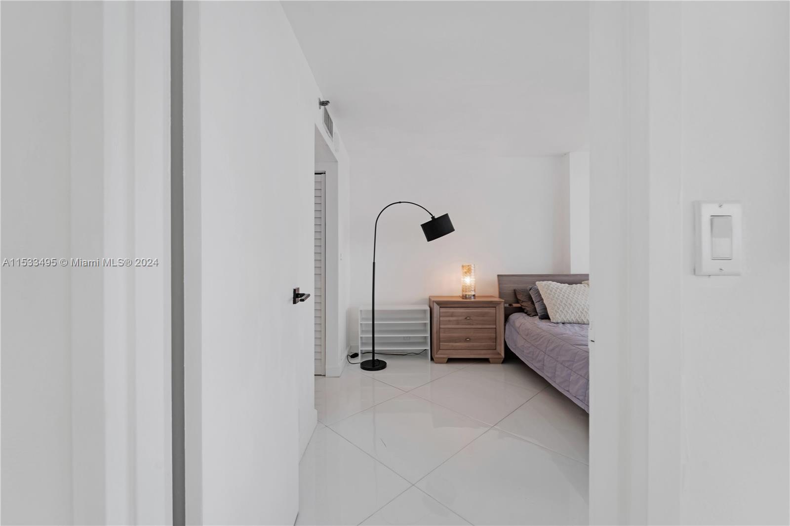 7601 E Treasure Dr 819, North Bay Village, Florida 33141, 2 Bedrooms Bedrooms, ,2 BathroomsBathrooms,Residentiallease,For Rent,7601 E Treasure Dr 819,A11533495