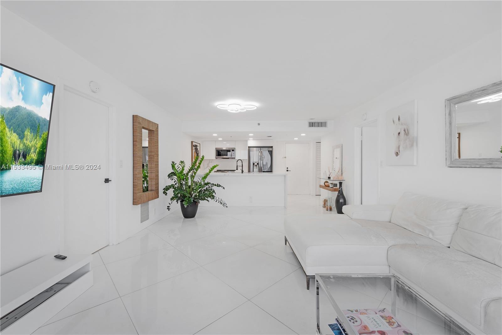 7601 E Treasure Dr 819, North Bay Village, Florida 33141, 2 Bedrooms Bedrooms, ,2 BathroomsBathrooms,Residentiallease,For Rent,7601 E Treasure Dr 819,A11533495