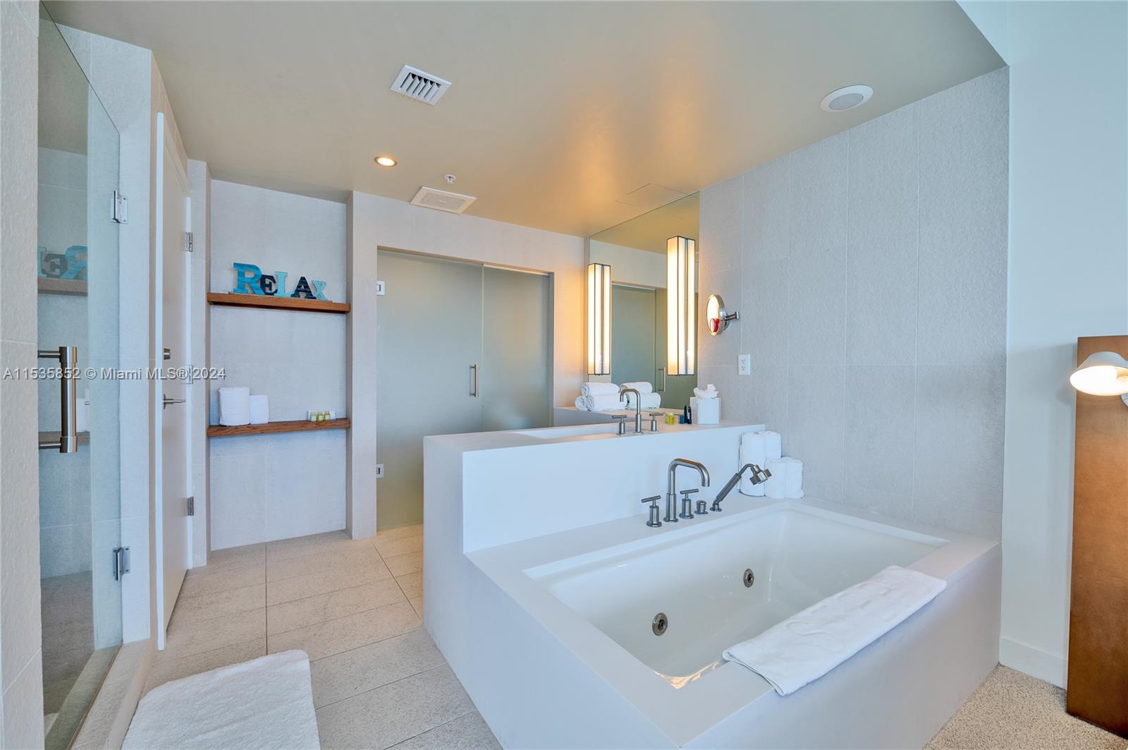 3101 Bayshore Dr, Fort Lauderdale, FL, 33304 United States, 1 Bedroom Bedrooms, ,1 BathroomBathrooms,Residential,For Sale,Bayshore Dr,A11535852