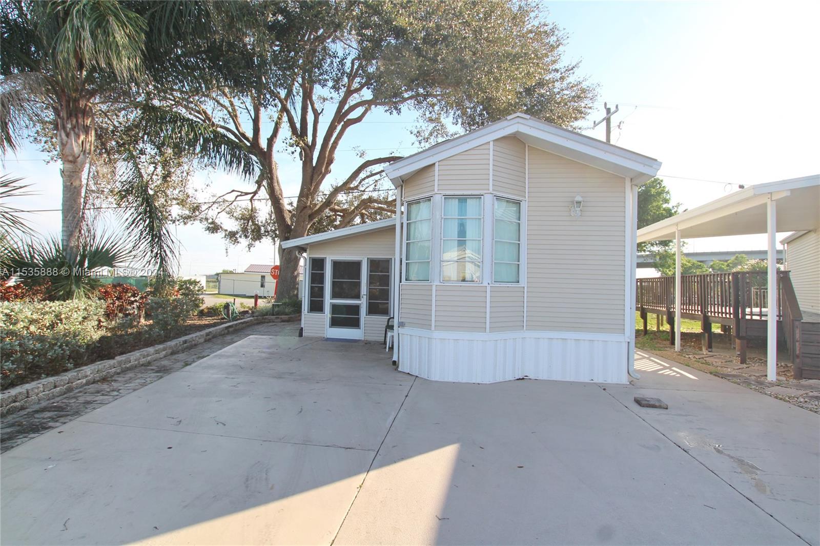 1159 Daniels Rd, Moore Haven, FL, 33471 United States, 1 Bedroom Bedrooms, ,1 BathroomBathrooms,Residential,For Sale,Daniels Rd,A11535888