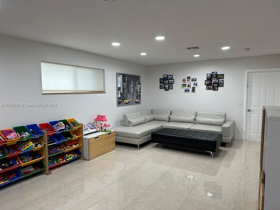 3440 N 40th St, Hollywood, Florida 33021, 3 Bedrooms Bedrooms, ,3 BathroomsBathrooms,Residential,For Sale,3440 N 40th St,A11535844