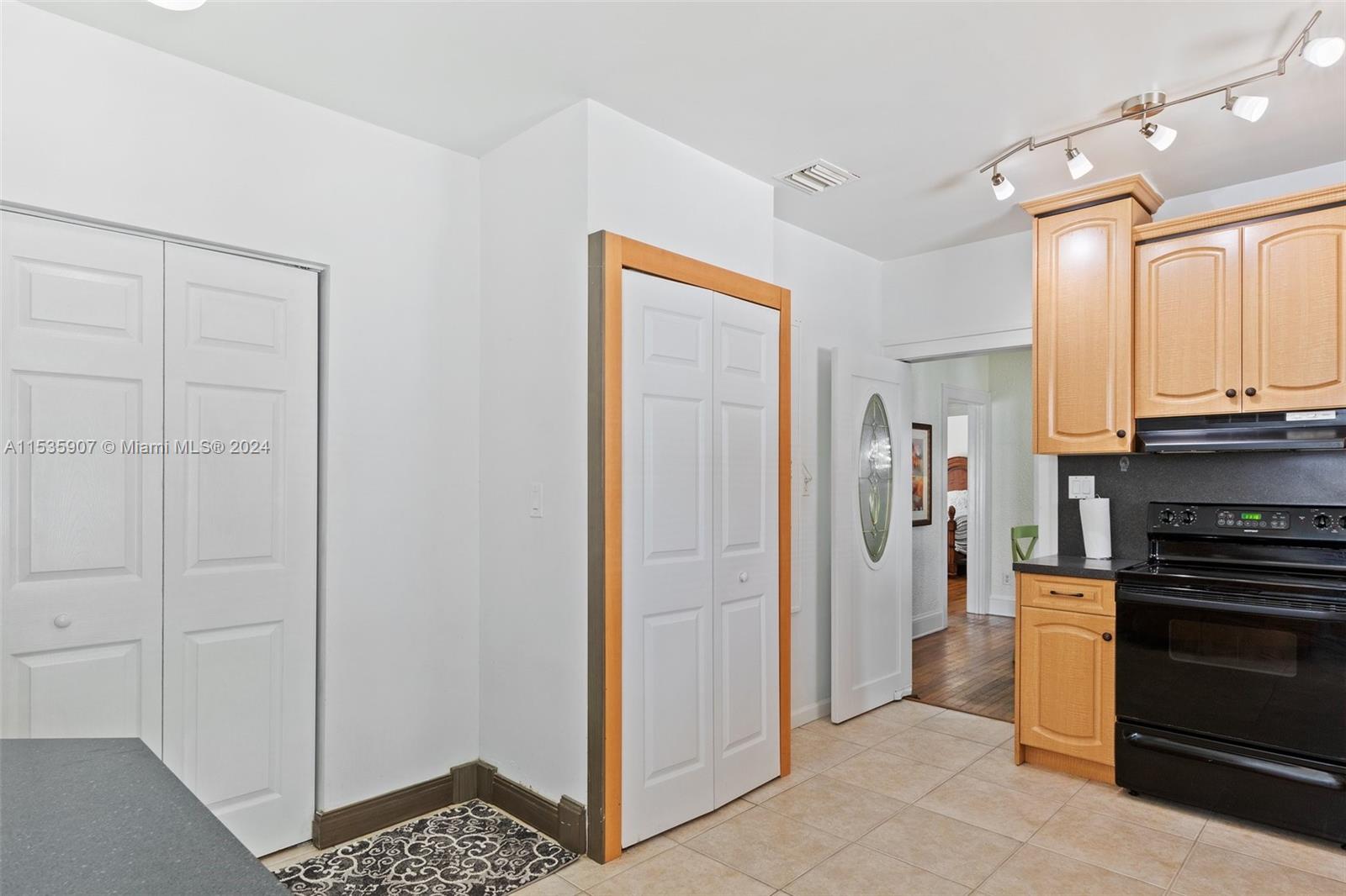 1517 Monroe St, Hollywood, Florida 33020, 5 Bedrooms Bedrooms, ,3 BathroomsBathrooms,Residential,For Sale,1517 Monroe St,A11535907