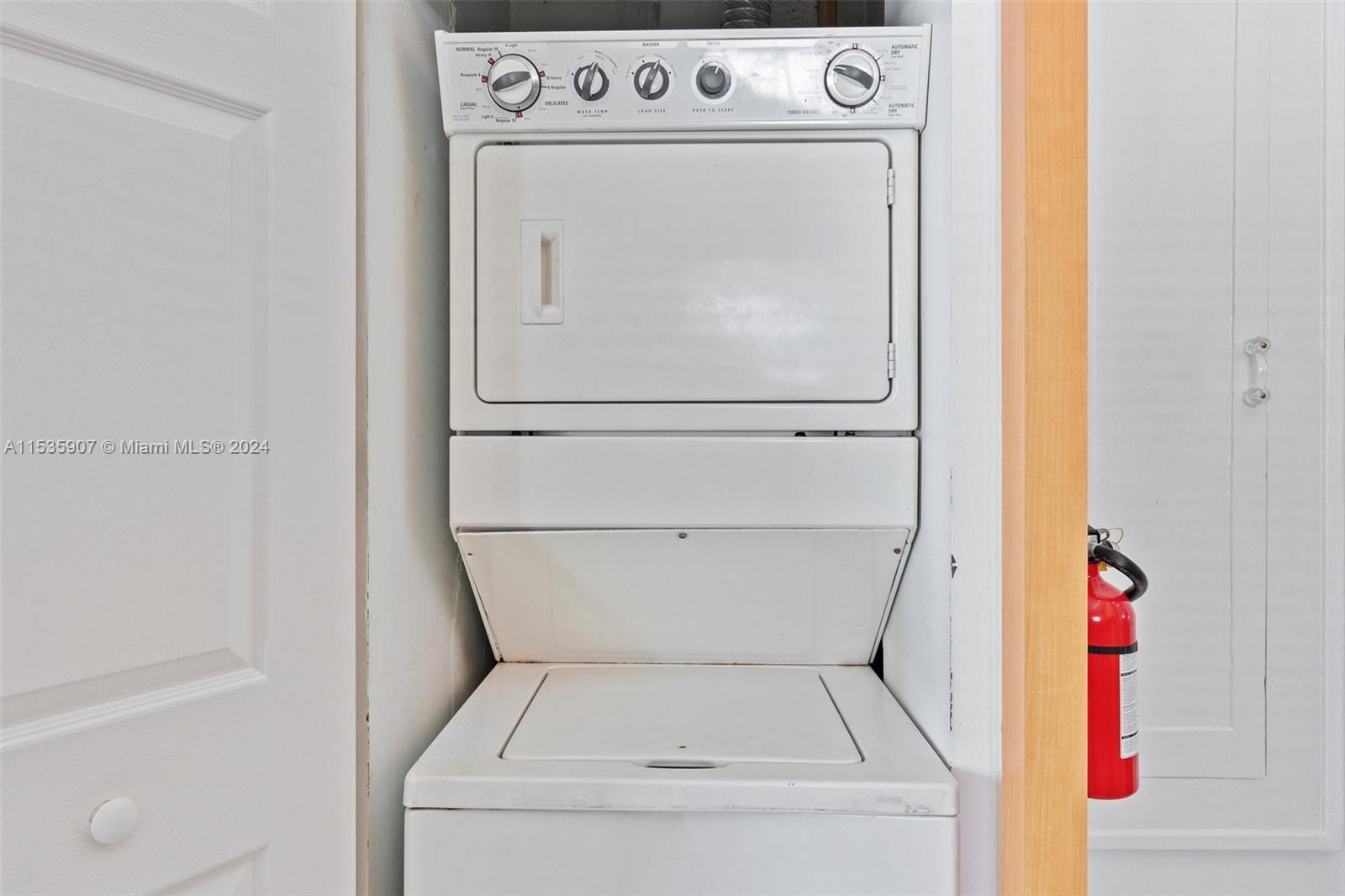 1517 Monroe St, Hollywood, Florida 33020, 5 Bedrooms Bedrooms, ,3 BathroomsBathrooms,Residential,For Sale,1517 Monroe St,A11535907