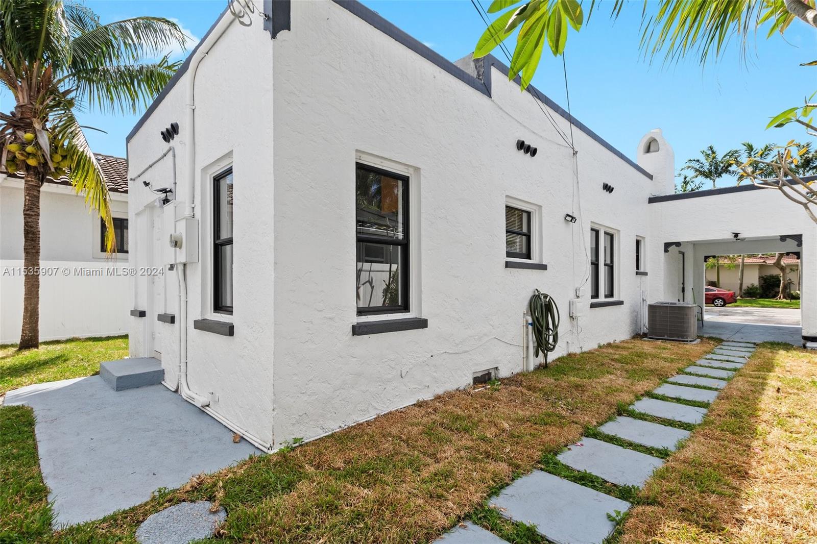 1517 Monroe St, Hollywood, Florida 33020, 5 Bedrooms Bedrooms, ,3 BathroomsBathrooms,Residential,For Sale,1517 Monroe St,A11535907