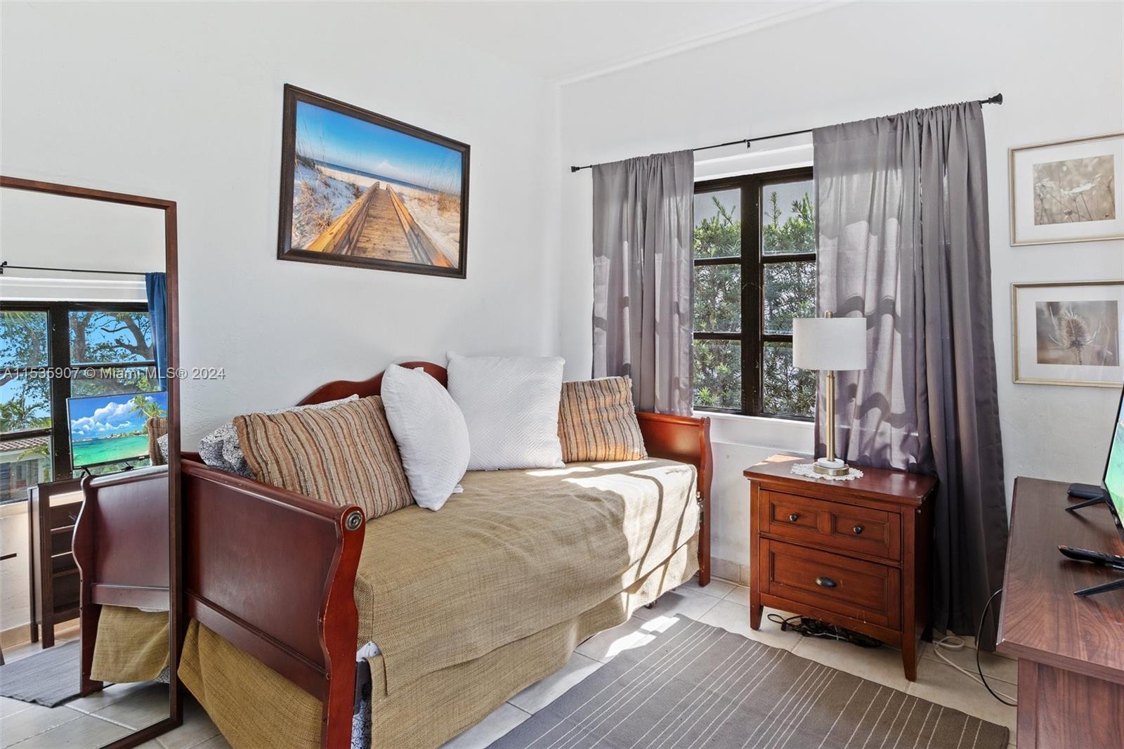 1517 Monroe St, Hollywood, Florida 33020, 5 Bedrooms Bedrooms, ,3 BathroomsBathrooms,Residential,For Sale,1517 Monroe St,A11535907