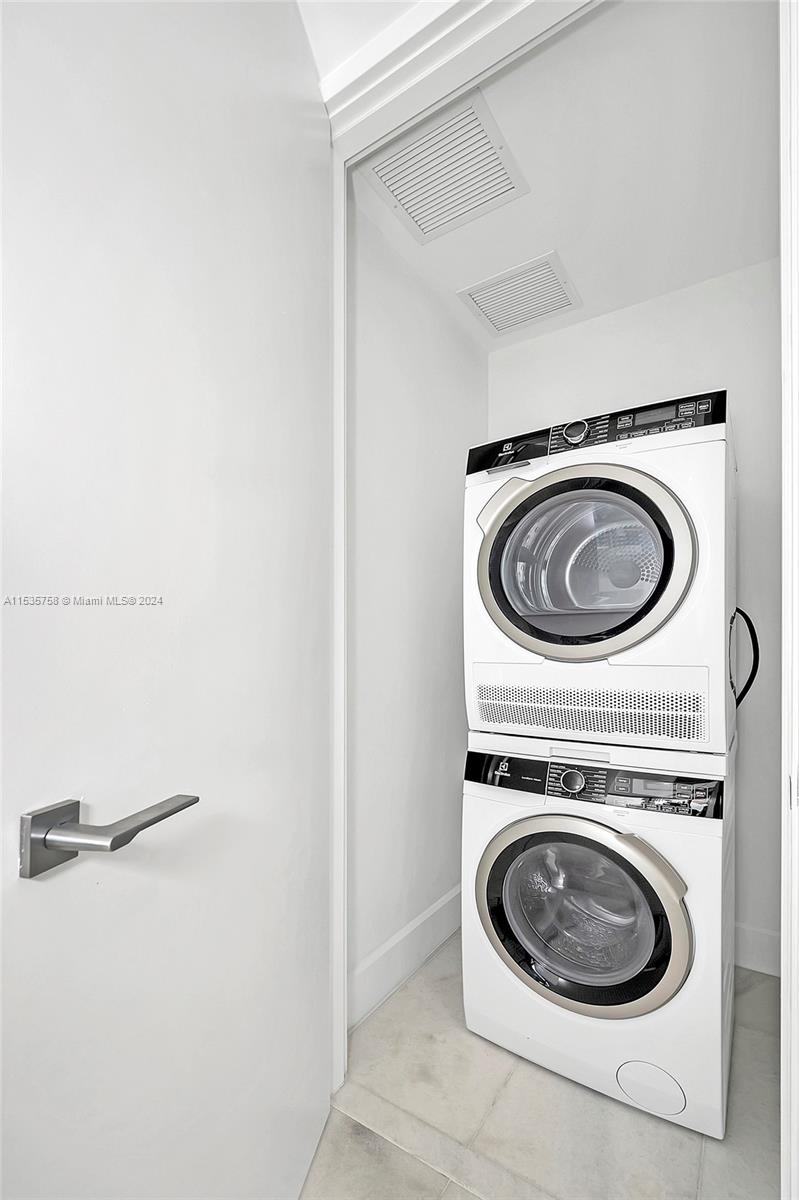 700 NE 26th Ter 3605, Miami, Florida 33137, 2 Bedrooms Bedrooms, ,2 BathroomsBathrooms,Residential,For Sale,700 NE 26th Ter 3605,A11535758