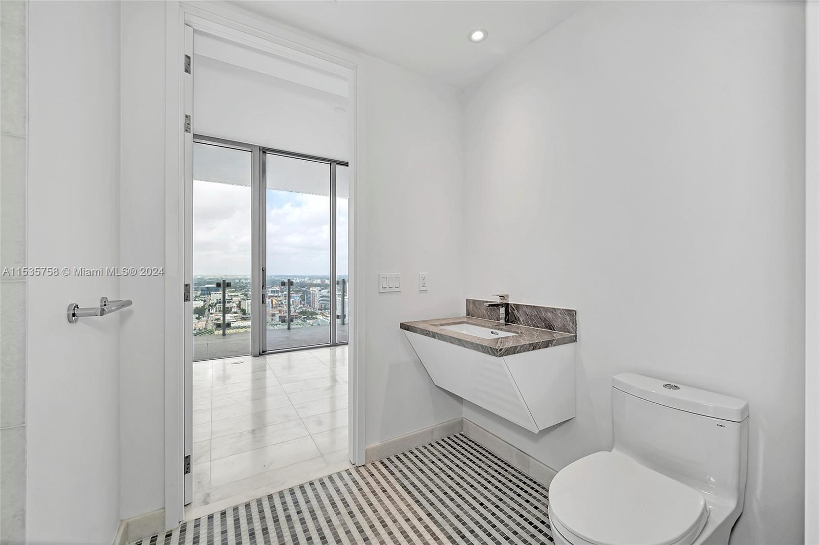 700 NE 26th Ter 3605, Miami, Florida 33137, 2 Bedrooms Bedrooms, ,2 BathroomsBathrooms,Residential,For Sale,700 NE 26th Ter 3605,A11535758